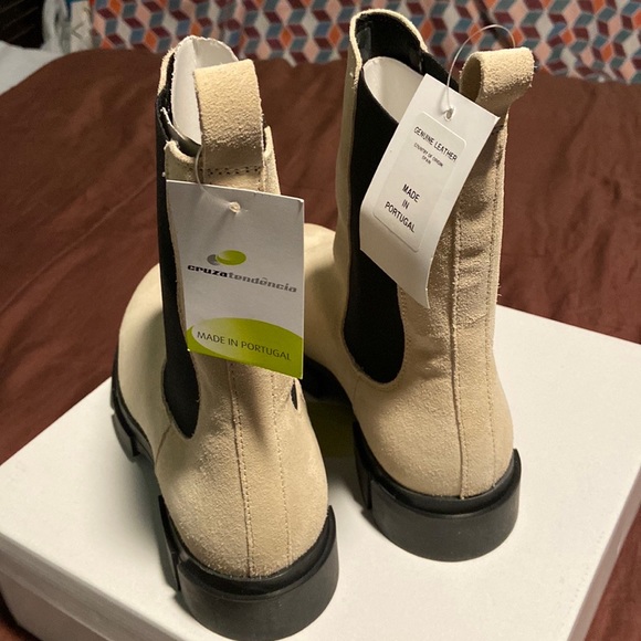 Leather Slip On Booties by Cruza Tendencia Brand. NWT! - Picture 4 of 16